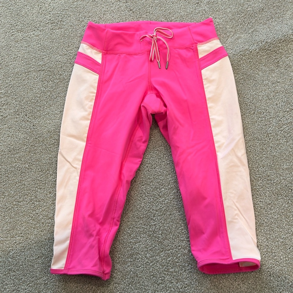 Lululemon women pink size 6 crop short legging yoga pants